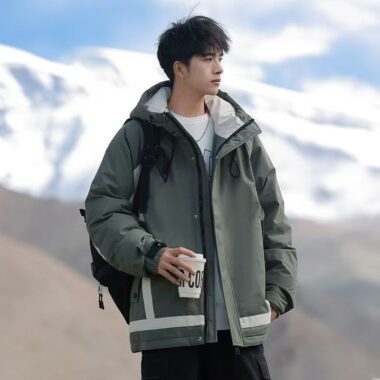 Hooded thick trendy men’s puffer jackets bulk