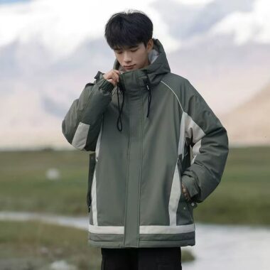 Hooded thick trendy men’s puffer jackets bulk