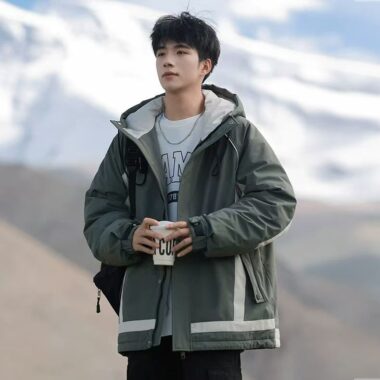 Hooded thick trendy men’s puffer jackets bulk