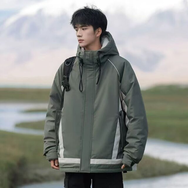 Hooded thick trendy men’s puffer jackets bulk