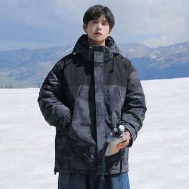 Outdoor color-block men’s puffer jackets factory