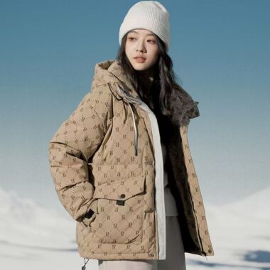 Casual hooded loose women’s puffer jackets wholesale