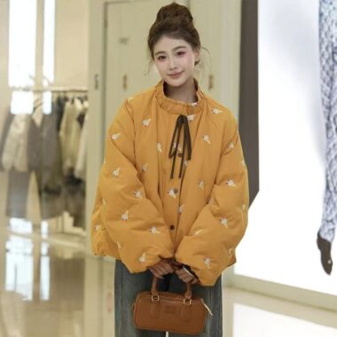 Short embroidered printed women’s puffer jackets manufacturer