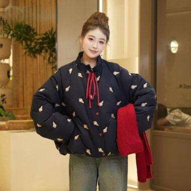 Short embroidered printed women’s puffer jackets manufacturer