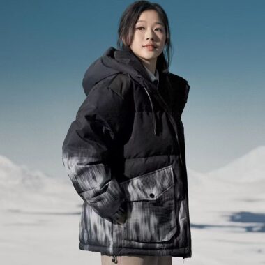 Gradient colorblock hooded women’s puffer jackets manufacturer