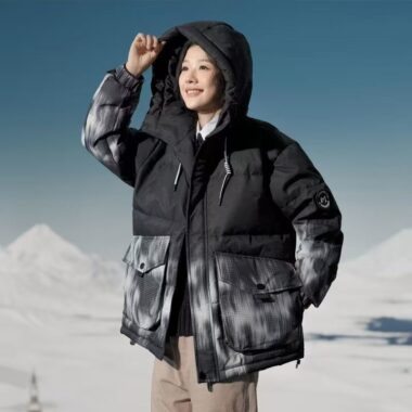Gradient colorblock hooded women’s puffer jackets manufacturer