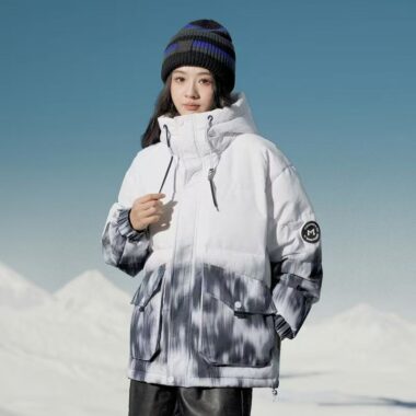 Gradient colorblock hooded women’s puffer jackets manufacturer