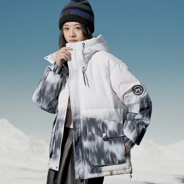 Gradient colorblock hooded women’s puffer jackets manufacturer