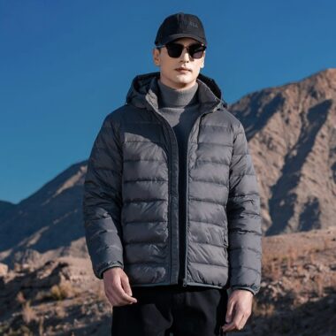 Color block lightweight warm hooded men’s puffer jackets