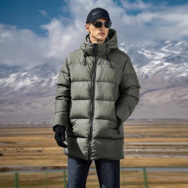 Mid-length hooded warm minimalist men’s puffer jackets