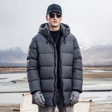 Mid-length hooded warm minimalist men’s puffer jackets