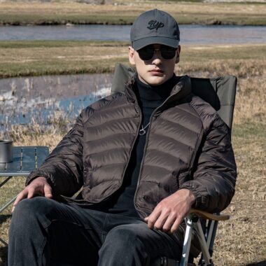 Lightweight winter outdoor short stand collar men’s puffer jackets