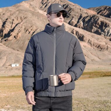 Versatile short stand collar men’s puffer jackets